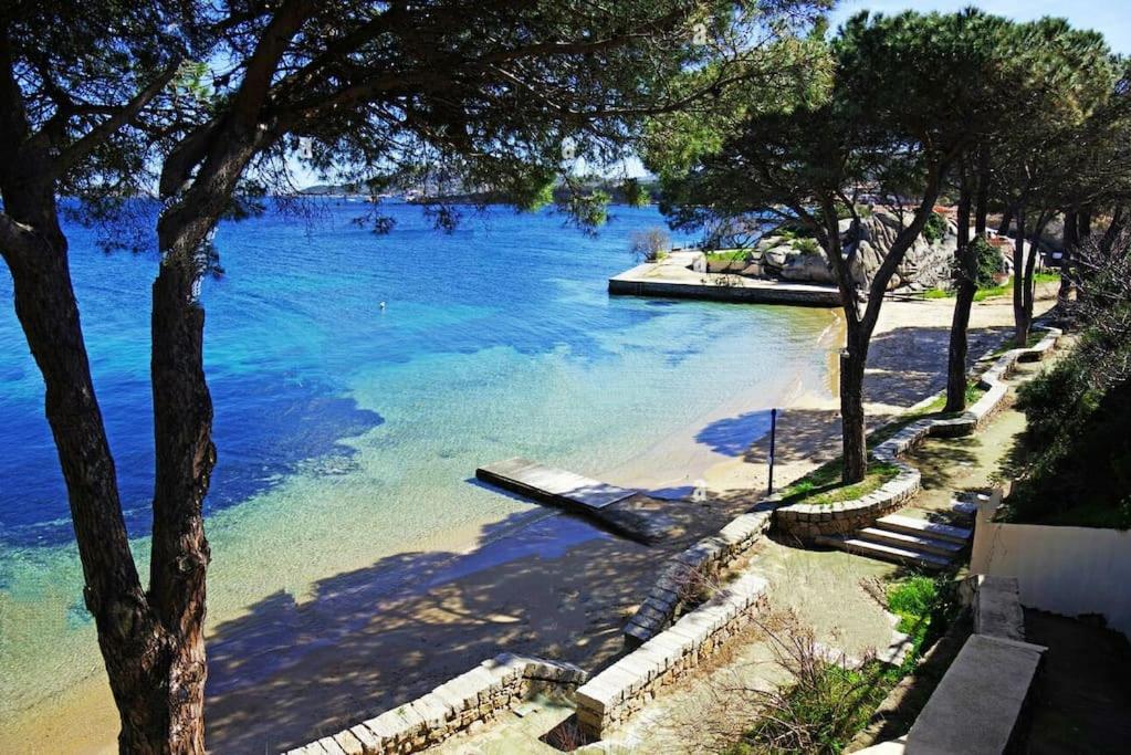 Appartamento Incantevole Con Piscina Palau Bagian luar foto
